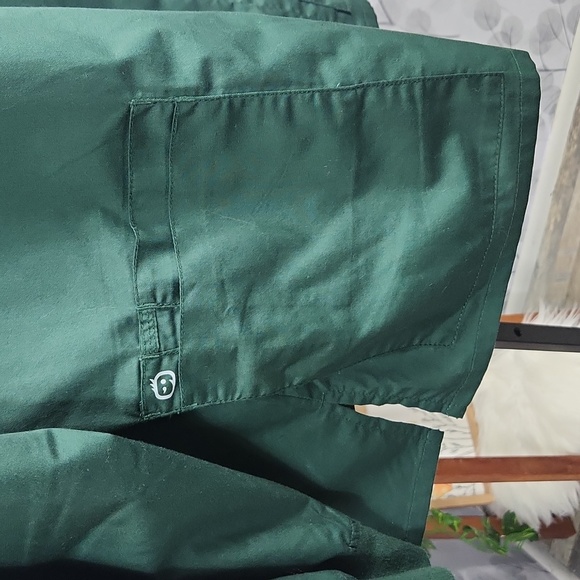 WonderWink MSU Scrub Jacket - Picture 5 of 8